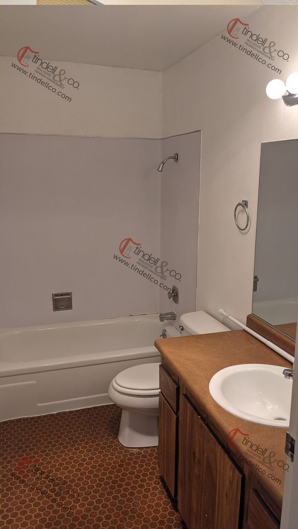 Building Photo - Sunlit Studio Condo in Prime SW Portland L...