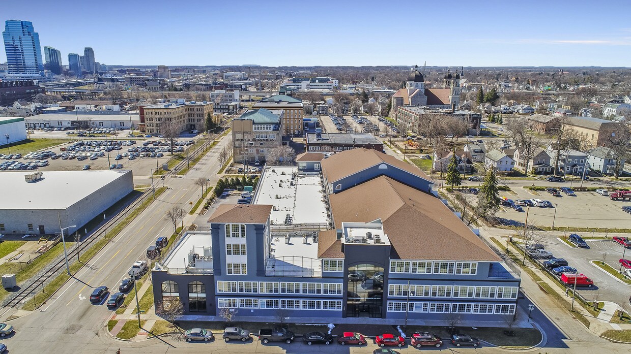 Foto principal - 601 7th St NW