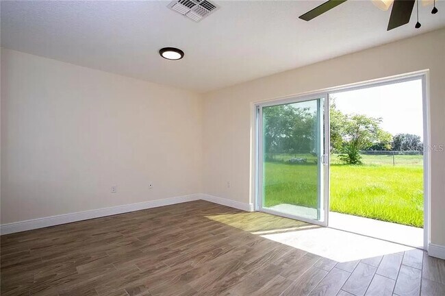 Building Photo - 2637 Hunt Club Ln
