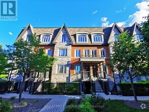 Building Photo - 322-322 John St.