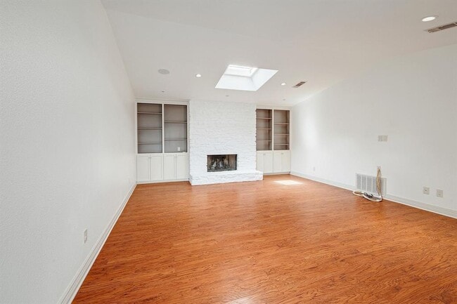 Building Photo - 3601 Peregrine Falcon Dr