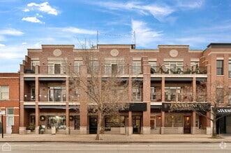 Building Photo - 2154 W Roscoe St