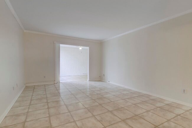 Foto del edificio - 353 N Post Oak Ln