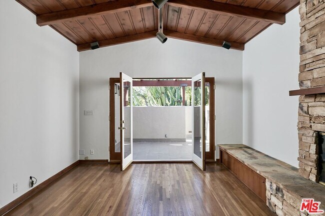 Foto del edificio - 412 Norwich Dr