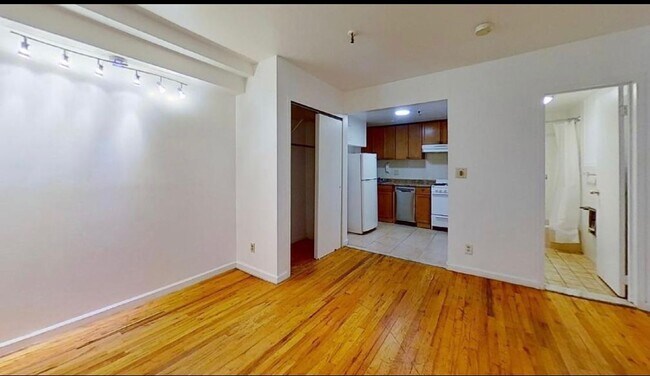 Building Photo - 1134 1st Ave