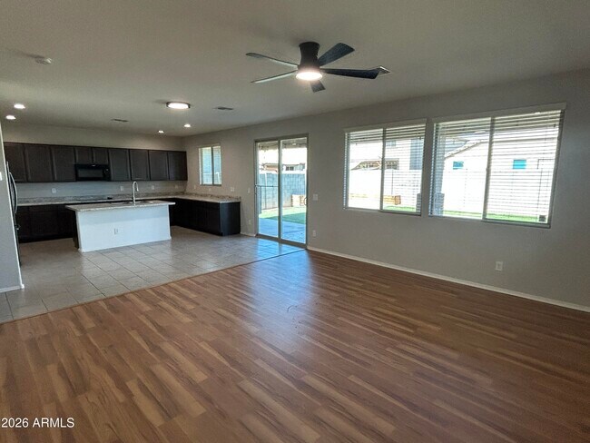 Foto del edificio - 17922 W Tina Ln