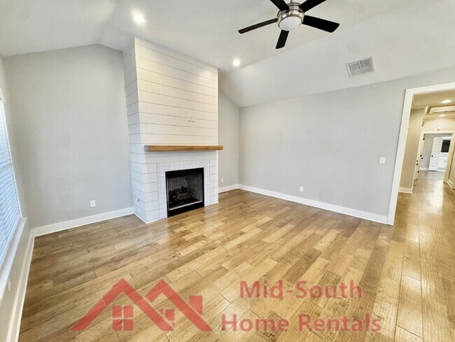 Building Photo - 441 Josephine St