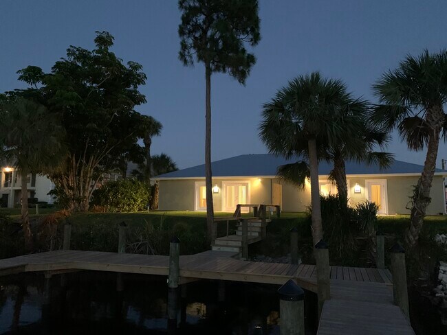 Foto del edificio - 928 NW Spruce Ridge Dr