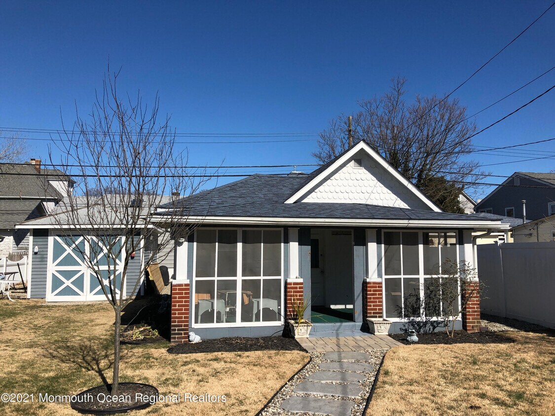 Primary Photo - 310 5th Ave