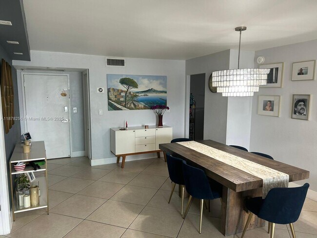 Foto del edificio - 6039 Collins Ave