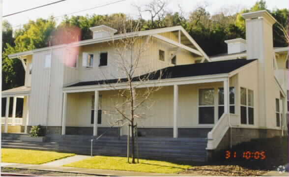 Primary Photo - 75-80 Park Rd