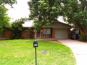 Building Photo - 3903 SE Camden Way