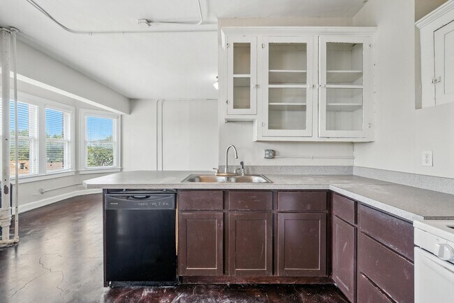 Foto del edificio - 111 E 16th St