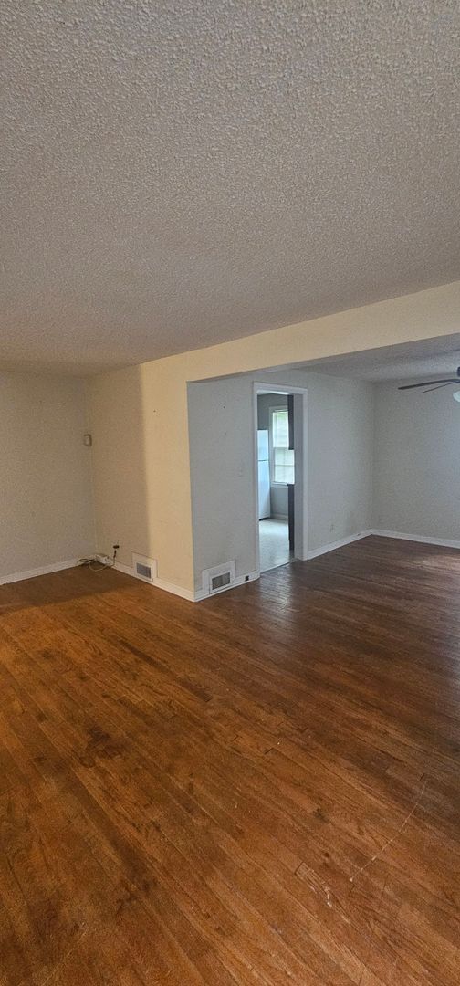 Foto del edificio - 612-614 E 63rd Terrace