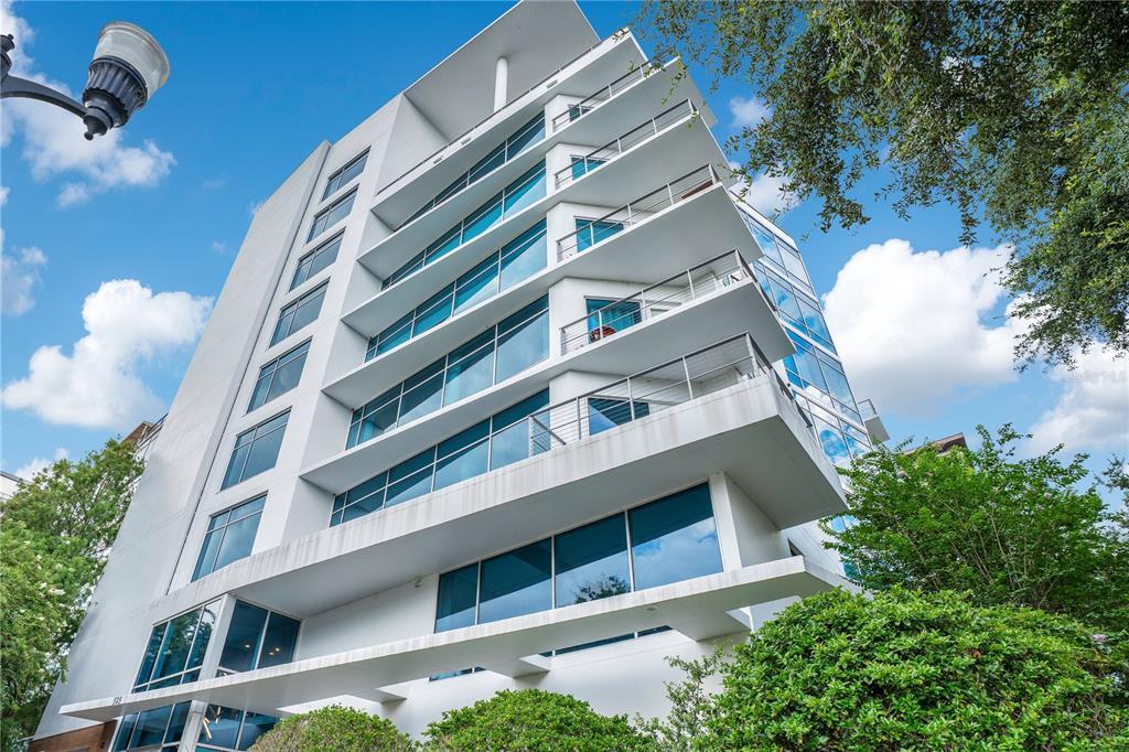 Foto principal - 525 E Jackson St