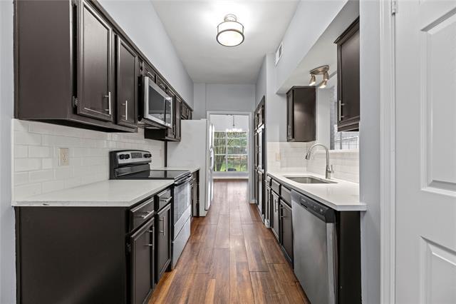 Foto del edificio - 2422 Northlake Ct