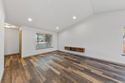 Foto del edificio - Spacious and Updated Pet Friendly Home