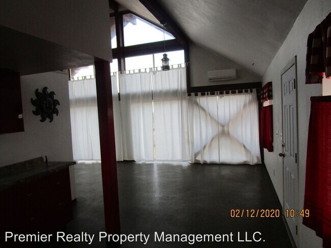Building Photo - 2 br, 2 bath House - 401 W Bonge