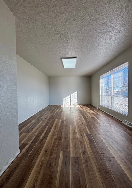 Foto del edificio - 2809 E 25th St