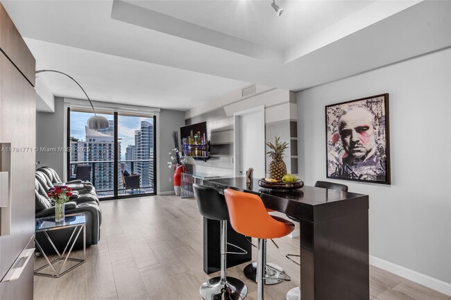 Foto del edificio - 45 SW 9th St