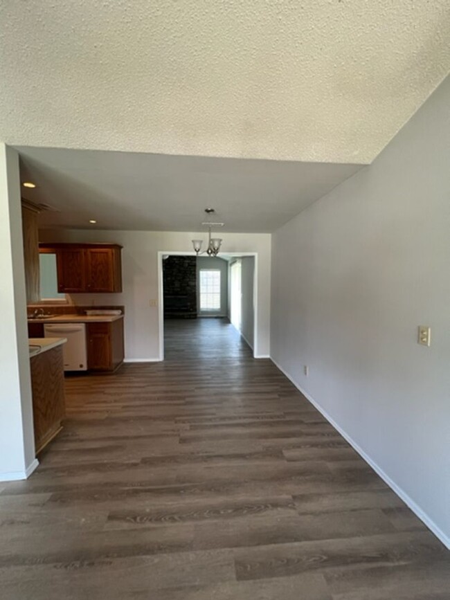 Building Photo - East of Fayetteville, COUNTRY HOME!! LAWN ...