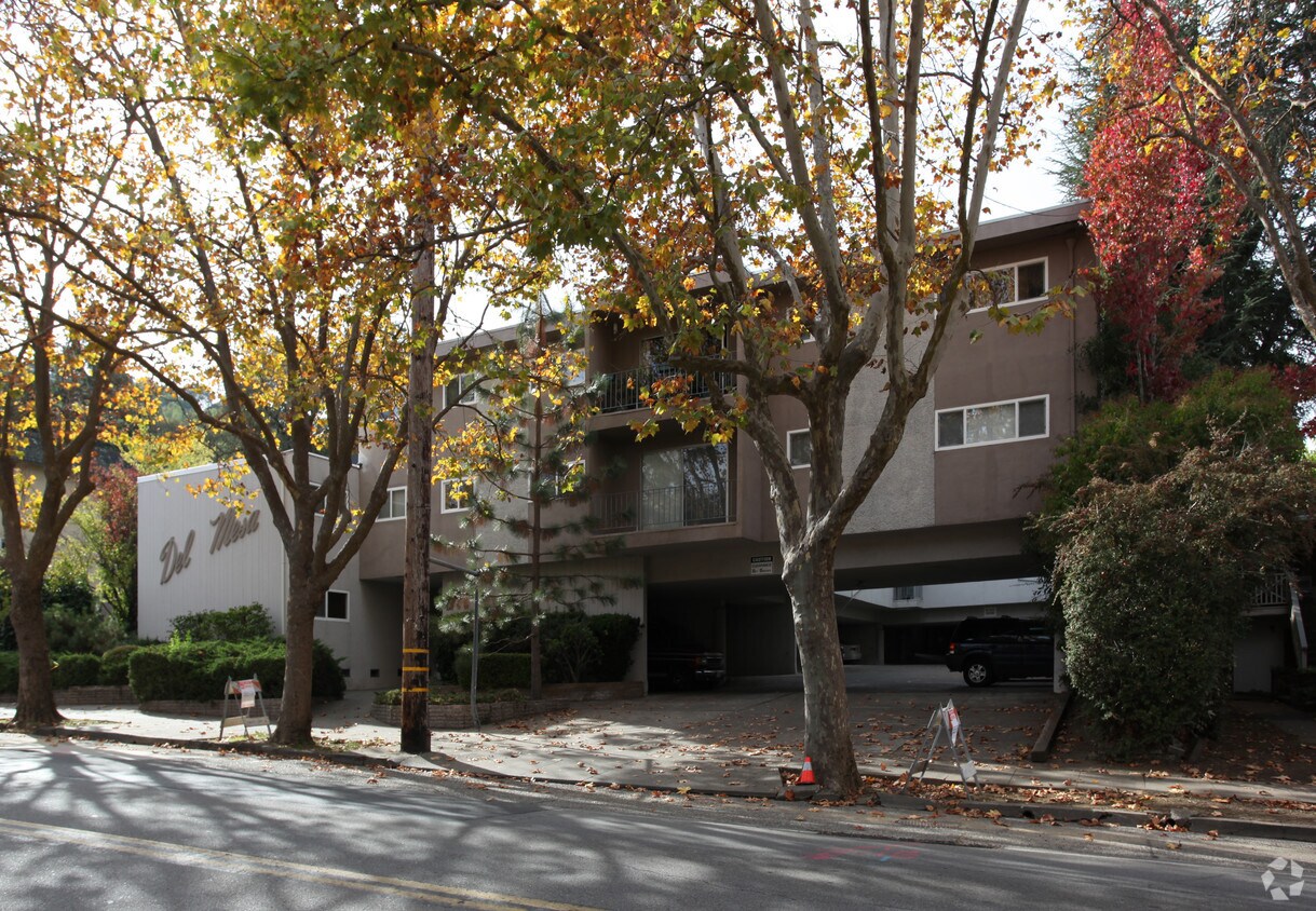 Building Photo - 247 D St