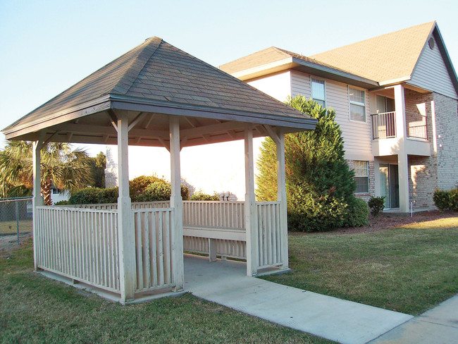 Gazebo - Madison Cove Apartments