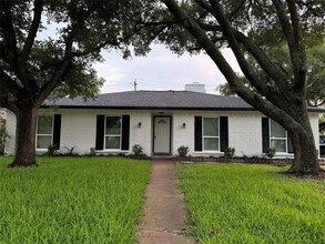 Building Photo - 16602 David Glen Dr