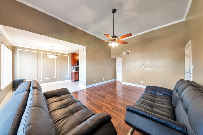 Building Photo - Remodeled 2 Bed, 2 Bath Scottsdale Condo C...