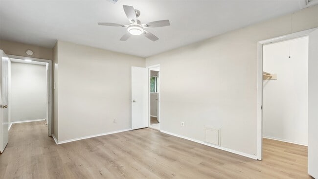 Building Photo - 10810 Sugar Hill Dr