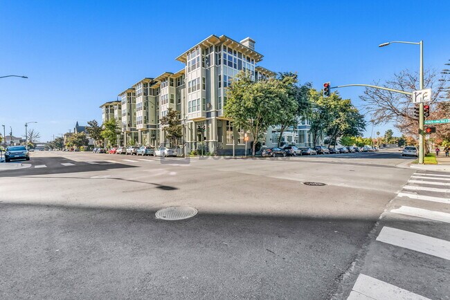 Building Photo - 655 12th St