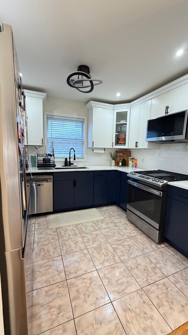 Foto del edificio - 785 Ridge St