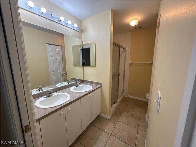 Foto del edificio - 5252 Centennial Blvd