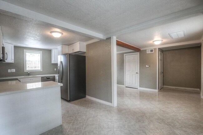 Foto del edificio - 4809 McEwen St