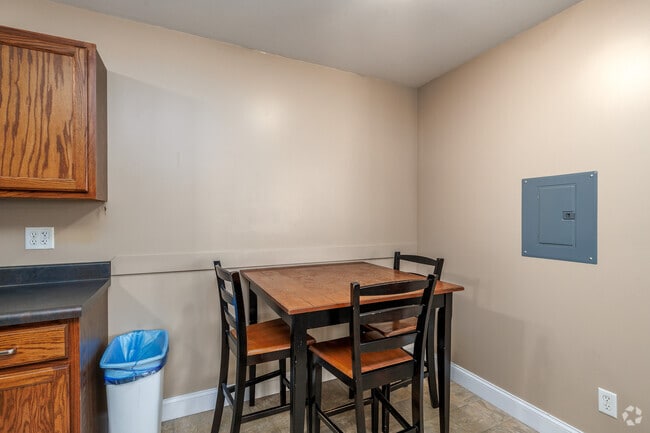 3BR, 1BA - 1,250SF - Dining Area - Cornerstone Suites - 50-52 Tompkins St