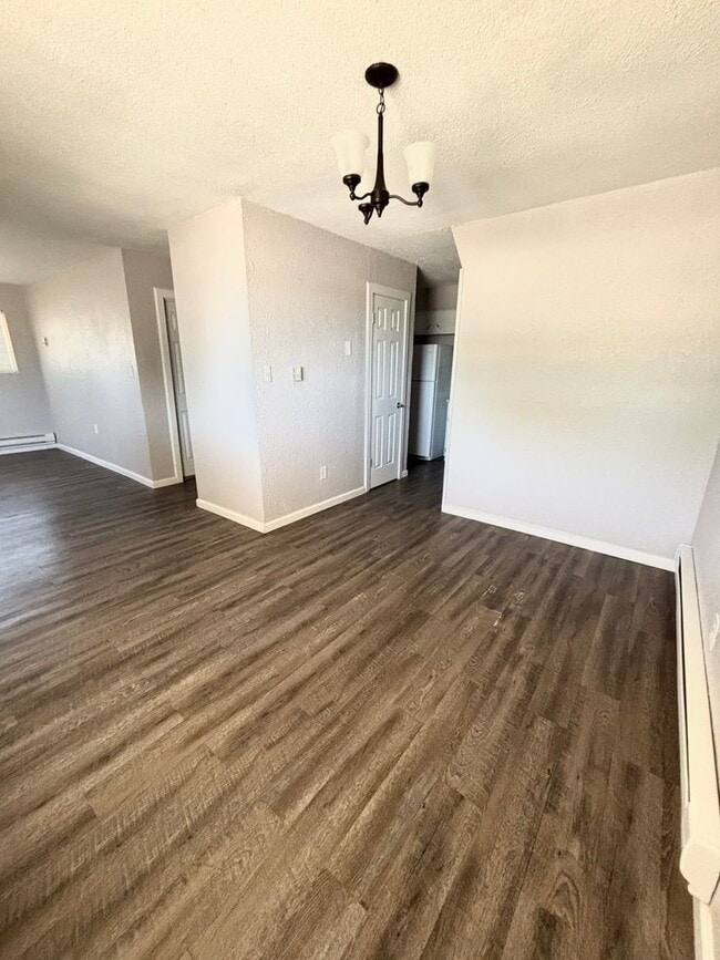 Building Photo - 1141 Leo Dr