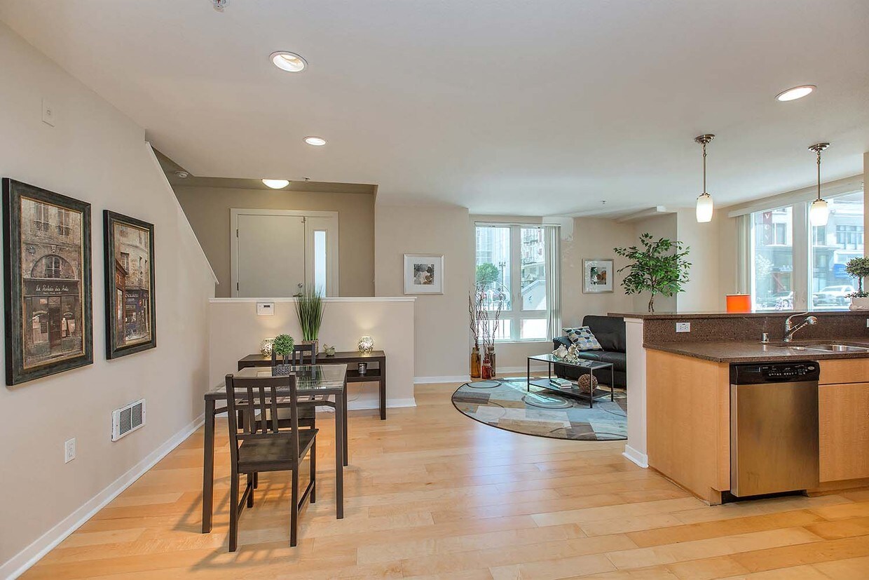Primary Photo - Spacious Condo in the Jade Building