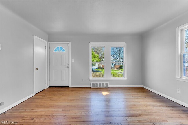 Building Photo - 12705 Kadel Ave