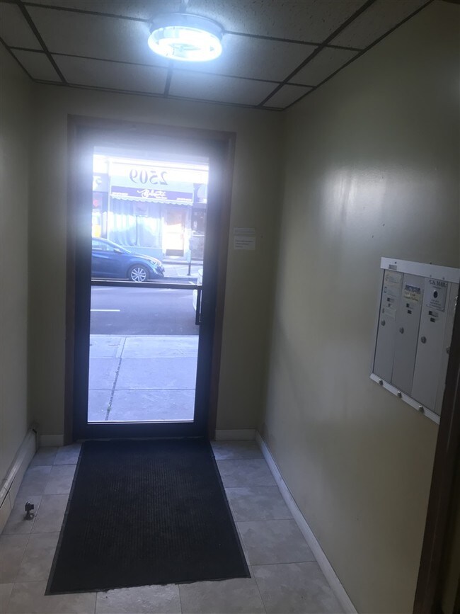 Foto del edificio - 2509 Bergenline Ave