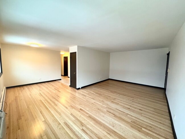 Building Photo - 424 Elgin Ave