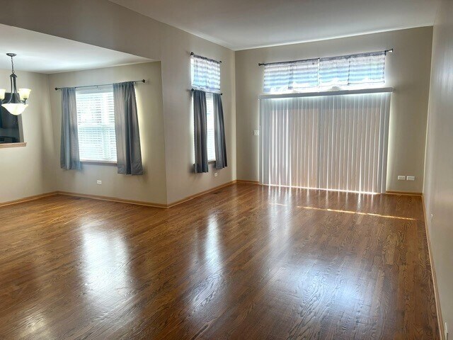 Building Photo - 2213 Carpenter Ave