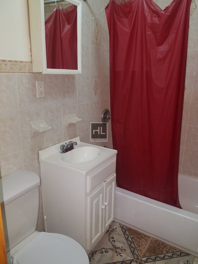 Building Photo - 6 Brevoort Pl