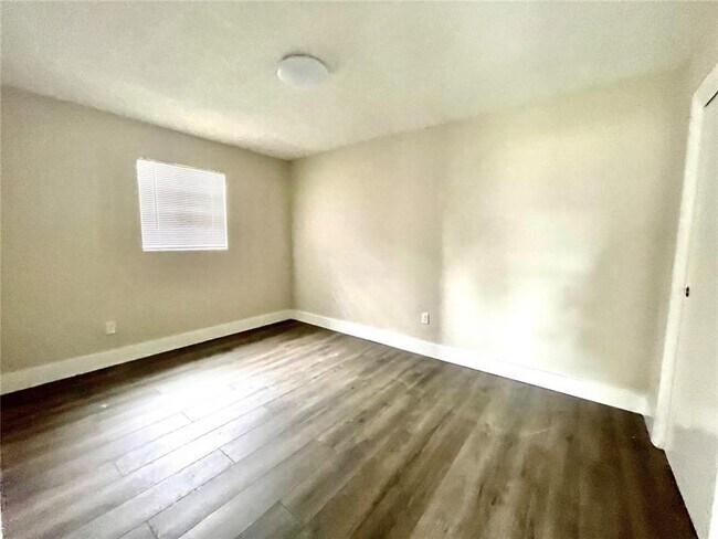 Foto del edificio - 2665 NW 20th St