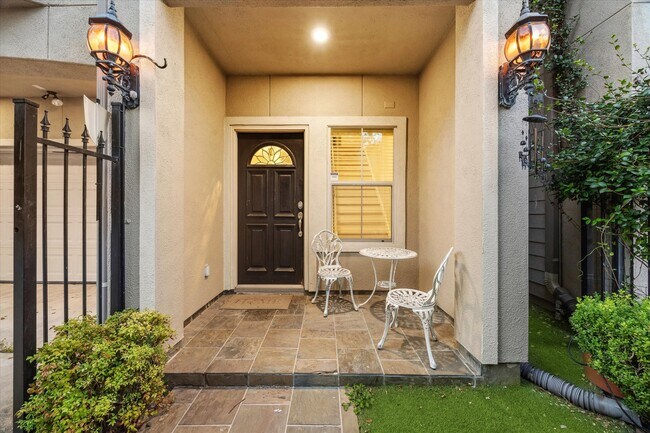 Foto del edificio - 5706 Blossom St