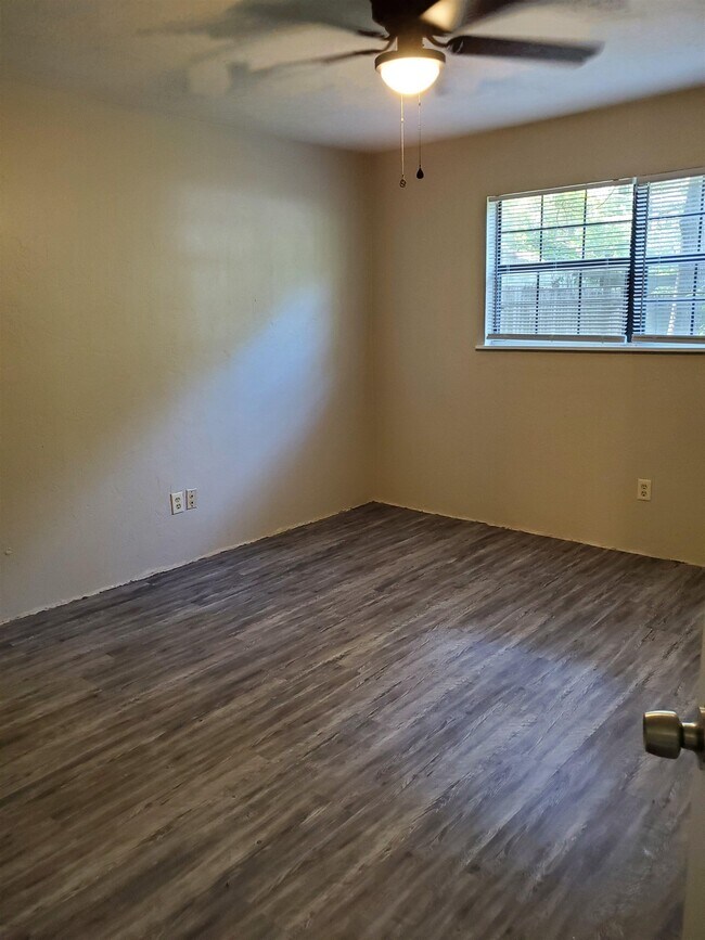 Building Photo - 2720 Faringdon Dr