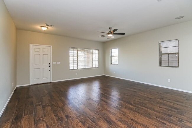 Foto del edificio - 3425 E Vernon Street