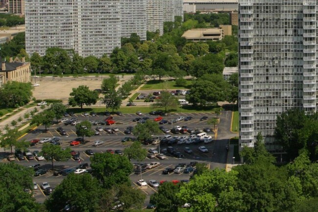 Foto del edificio - 0 bedroom in Chicago IL 60616