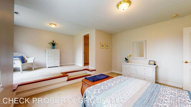 Building Photo - 7703 Wolfpen Ridge Dr