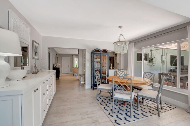 Foto del edificio - 301 NW 3rd Ct
