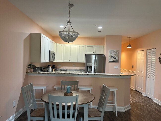 Foto del edificio - Winter Rental! Beautiful Two-bedroom, firs...